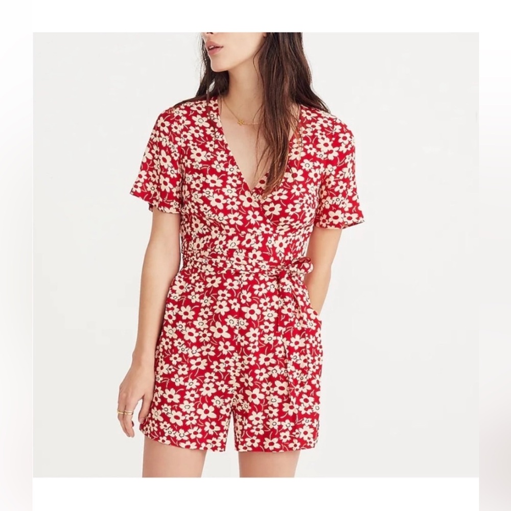 Madewell Wrap-Front V Neck Red and White Floral Romper, size 00